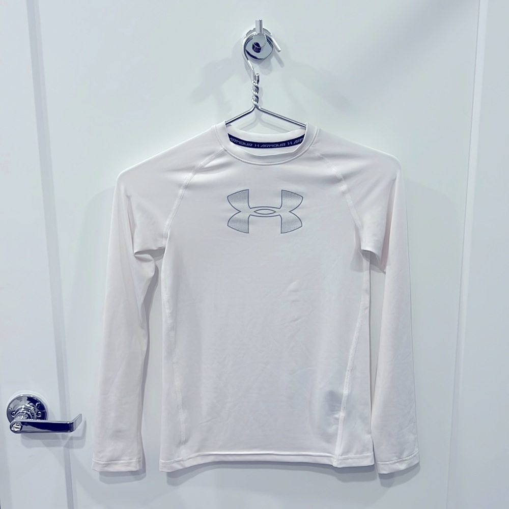 Under armor /UnderArmor/Athletic/ White Logo long-sleeve/ Pre-Loved/Youth Medium